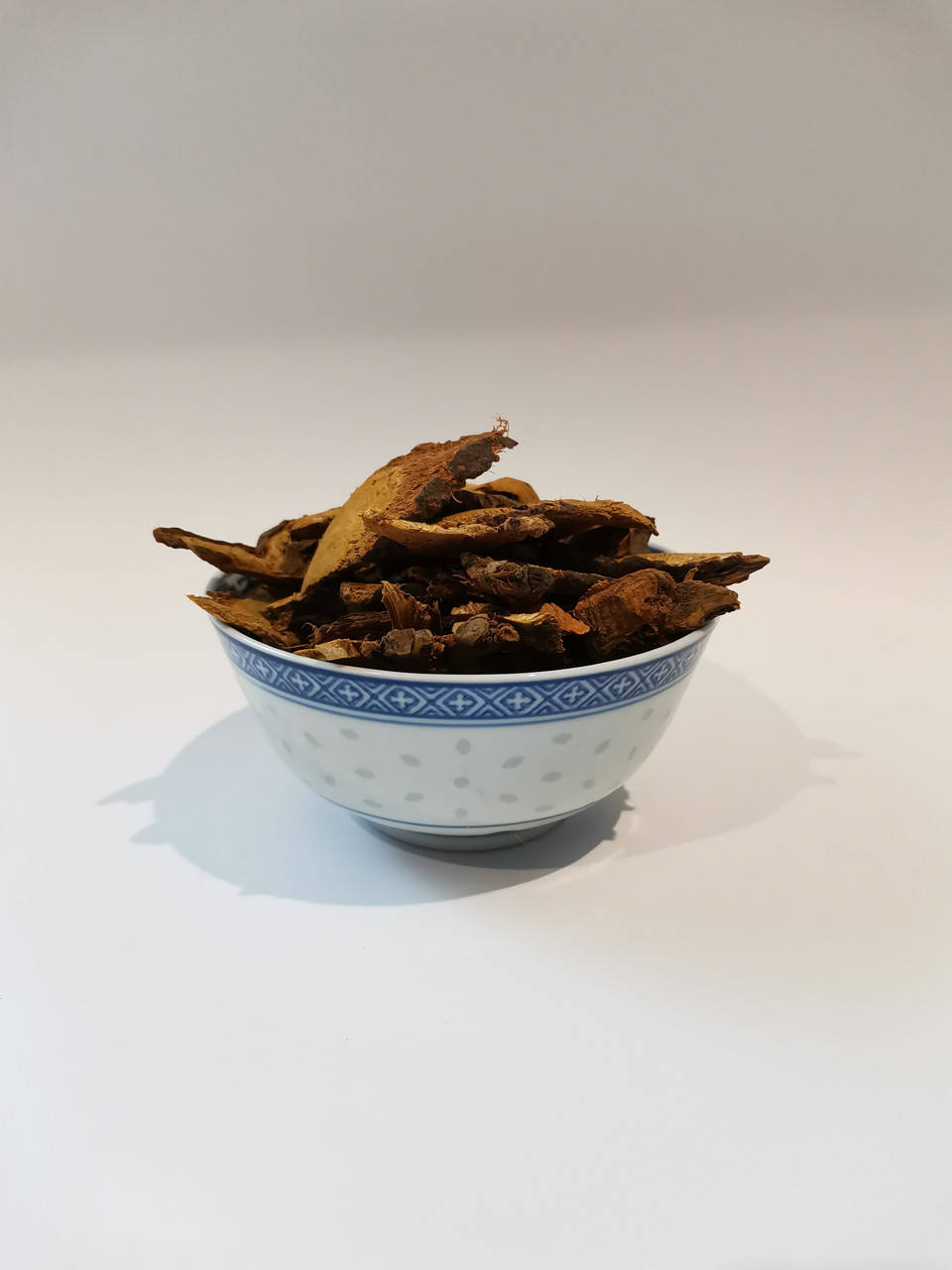 

Горец Японский (Polygonum Cuspidatum, Hu Zhang) нарезка корня 100 грамм