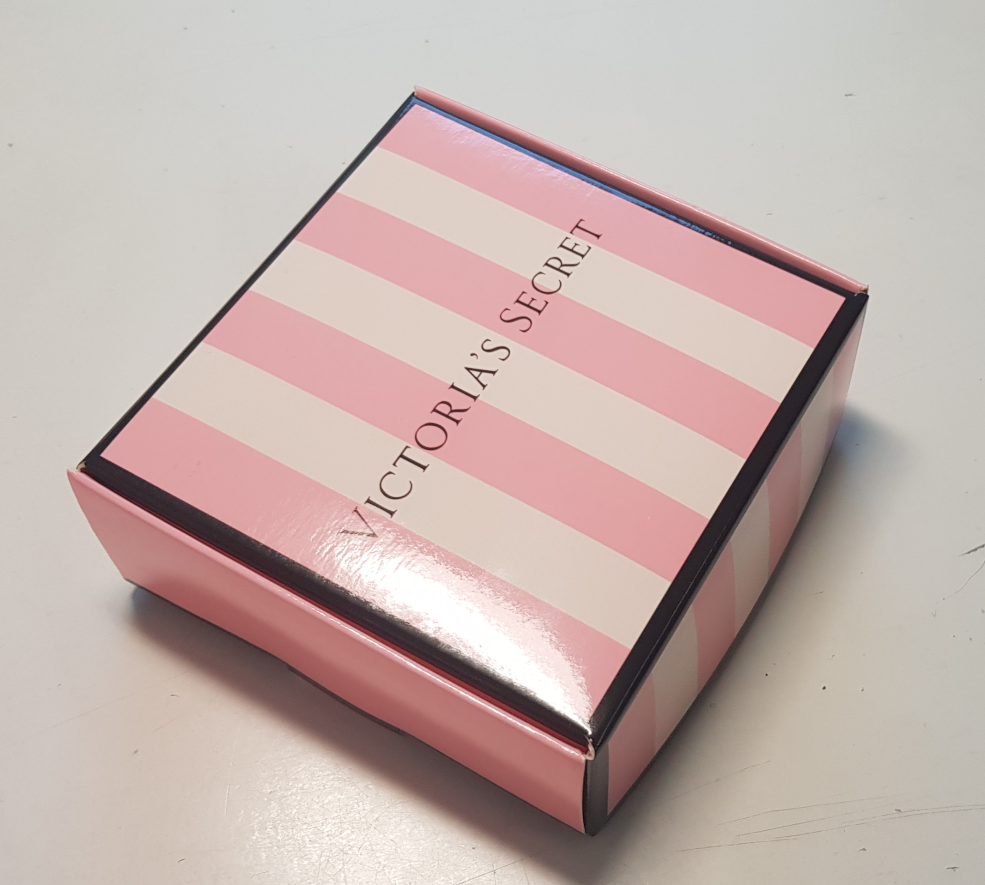 

Коробка Victoria's secret маленькая (XS)