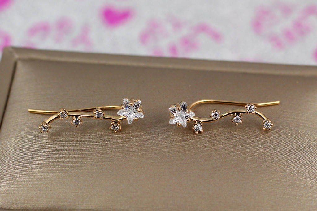 

Серьги каффы Xuping Jewelry звезда с пятью камнями 2,2 см золотистые