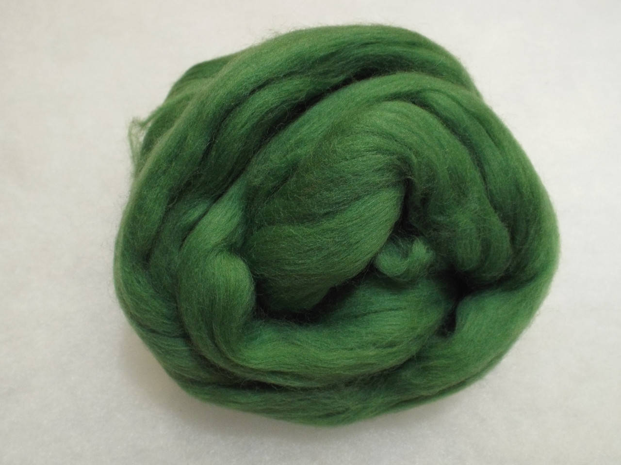 

Шерсть для валяния 024 Травянистый (22м) / "Чарівна Ніч"