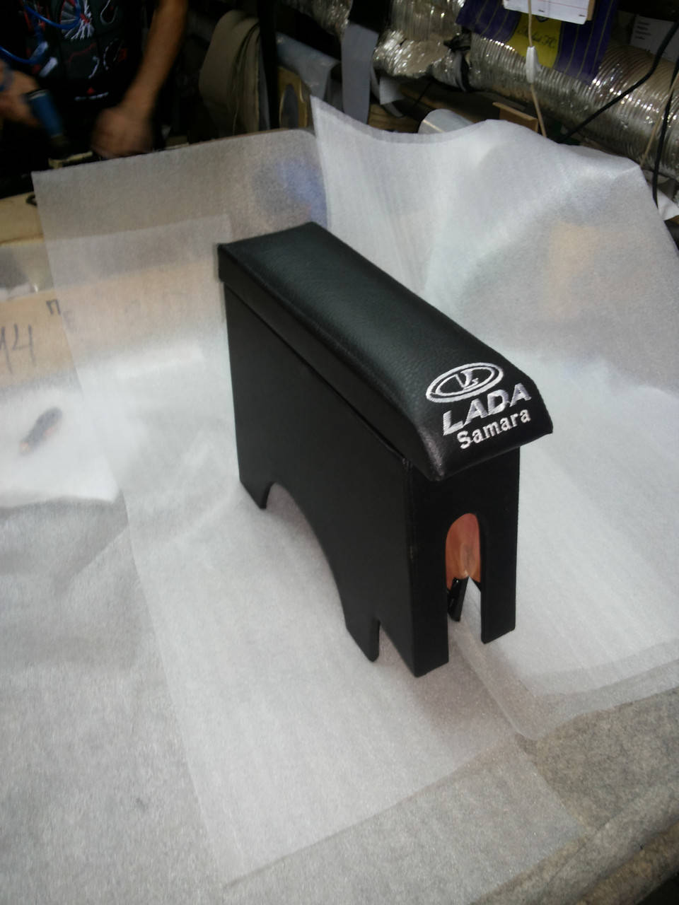 

Подлокотник ВАЗ-2108-099 черный, (Б.Ц. Автокомфорт)