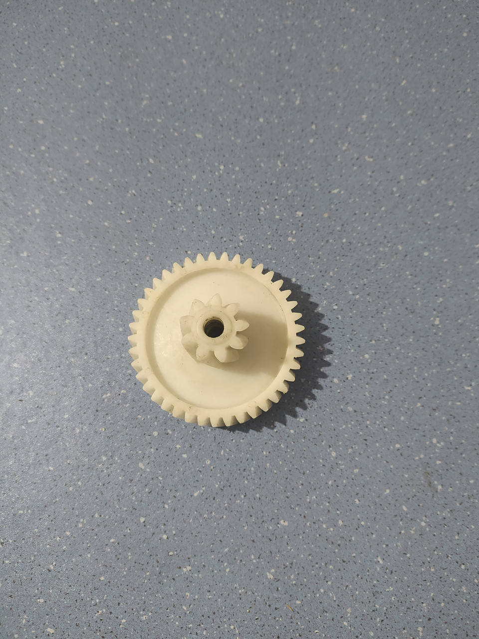 

Оригинал шестерня для мясорубки Zelmer Средняя 1870004