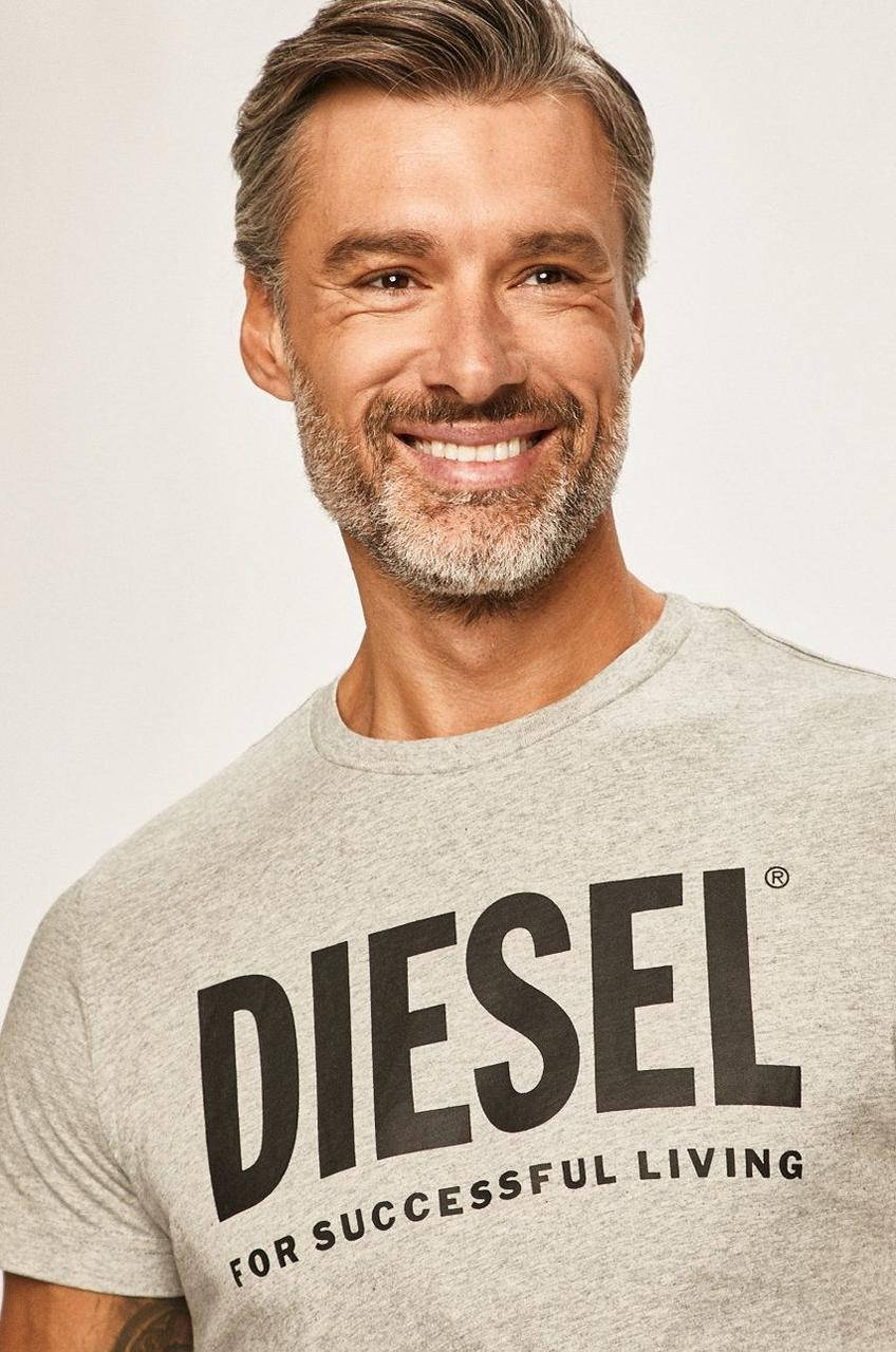 

Футболка мужская Diesel, серая дизель M