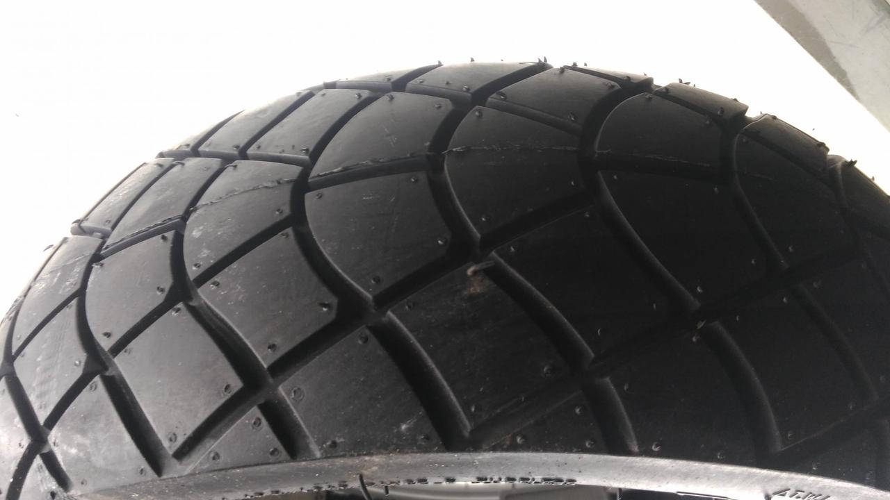 

Мотошина 120/70 -12 TL (A,Грязевой протектор TL ,Китай,бескамерная) LTK