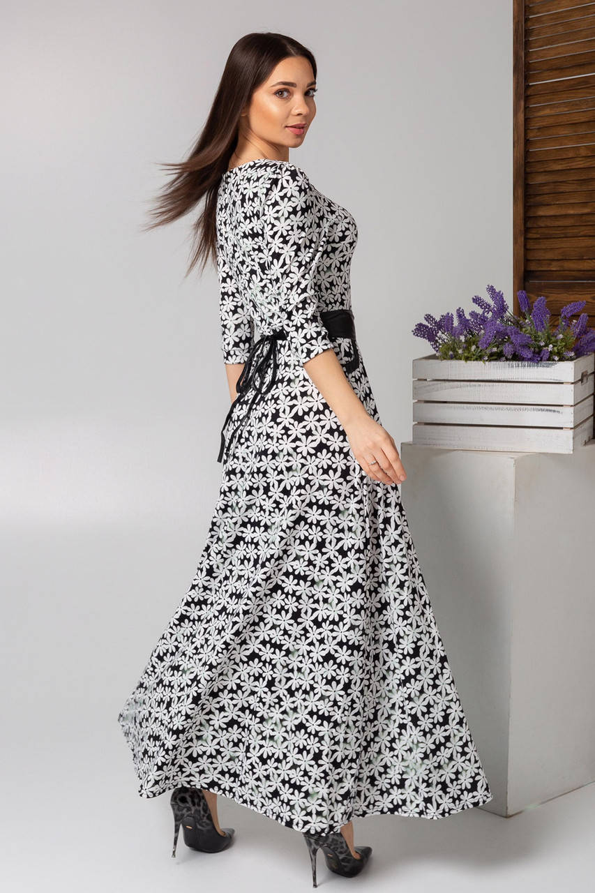 

Цветочное длинное макси платье Украина (44-50)