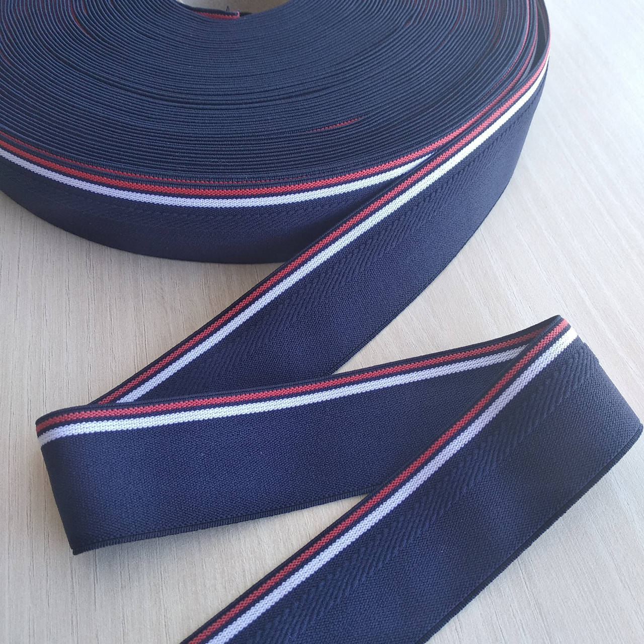 

Резинка боксерная, 3,0 см синяя с красной и белой полосами