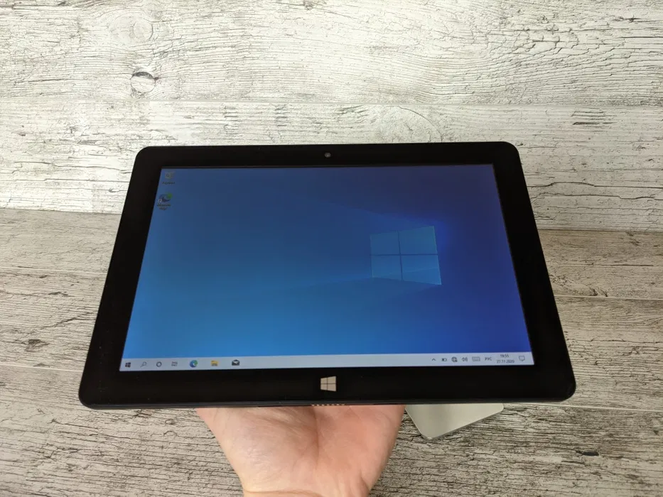 

Планшет Insignia flex 10.1 2/32 Windows 10. HD Intel, Черный