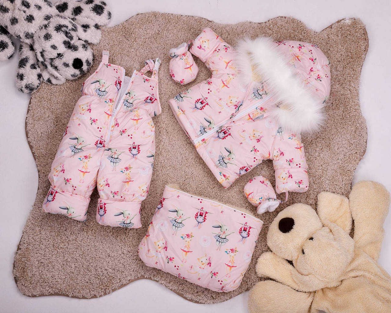 

Зимний костюм тройка на овчине (конверт, куртка, комбинезон) с опушкой для малышей 0-24 мес., Розовый