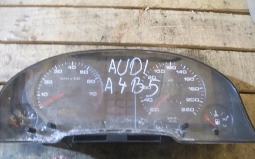

Панель приборов AUDI 80 B4 893919067 под заказ 2-4 дн