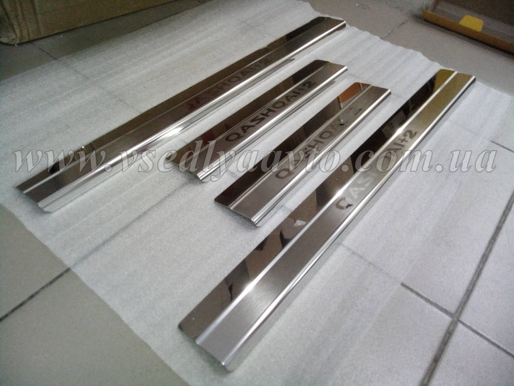 

Накладки на пороги Nissan QASHQAI +2 с 2008 г. (Premium)