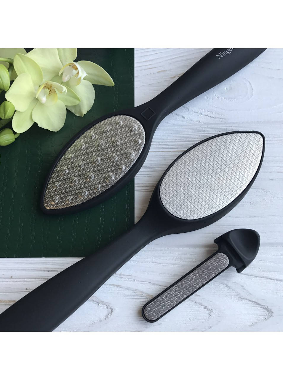 

Терка для пяток лазерная Niegelon 06-0584 овальная с пилочкой