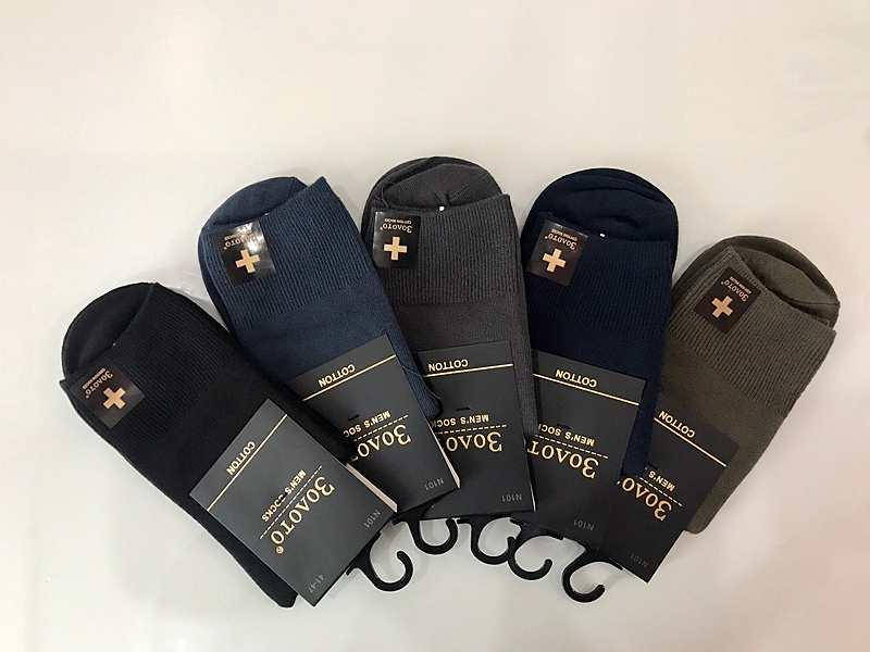 

Демисезонные медицинские мужские носки со слабой резинкой