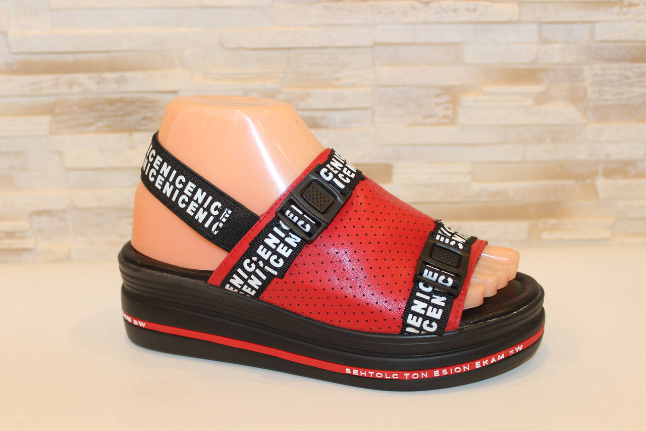 

Босоножки женские красные на небольшой танкетке Б1117 39