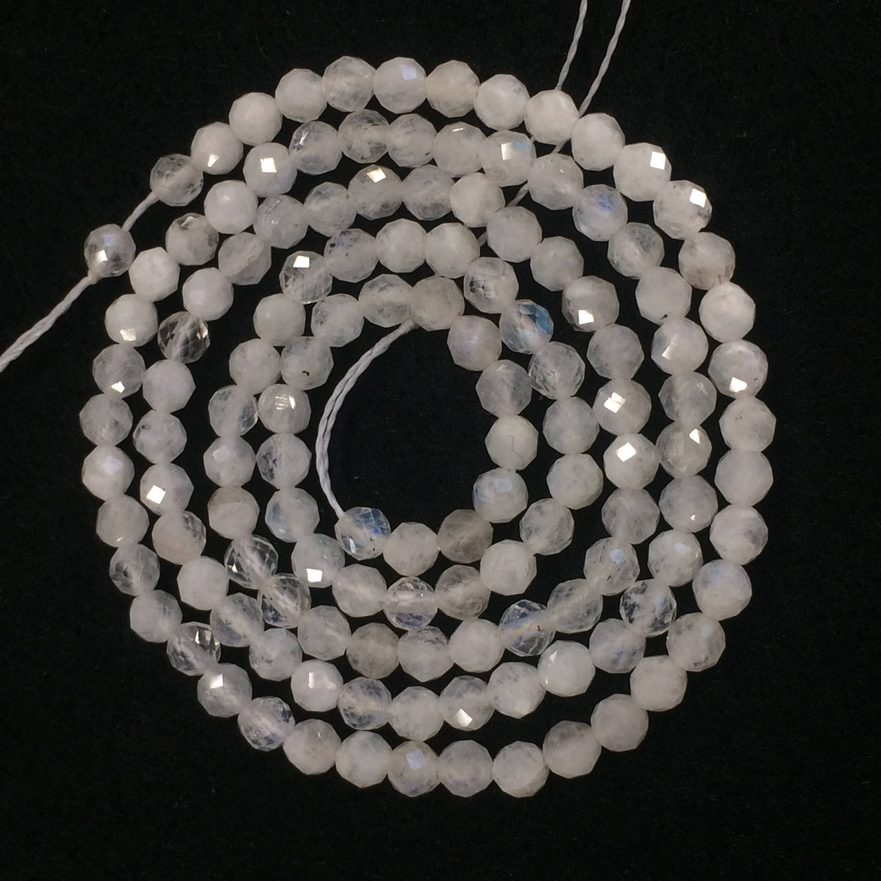 

Бусины на нитке из натурального Лунного камня граненый шарик d=4мм