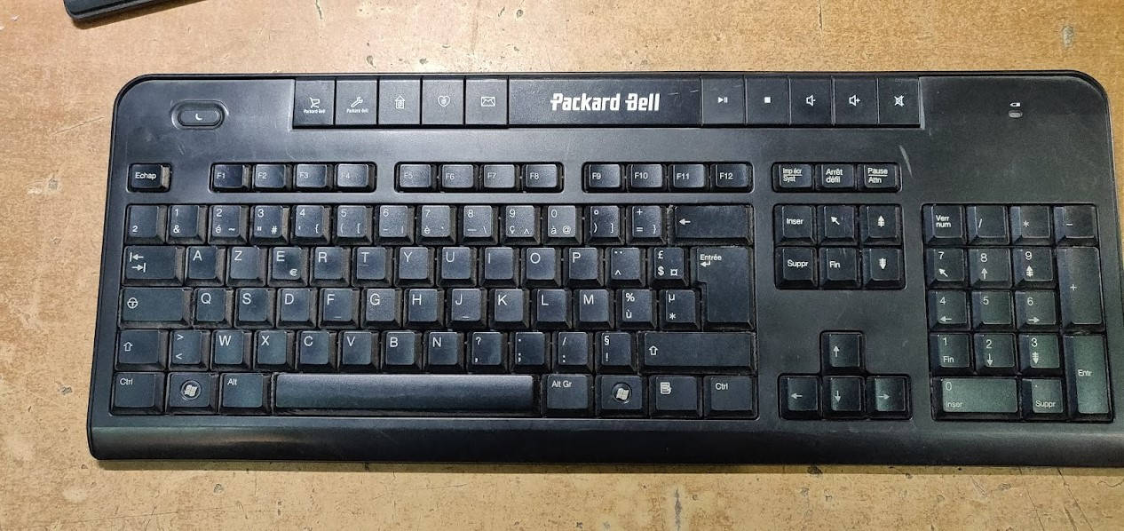 

Мультимедийная беспроводная клавиатура Packard Bell 6301URF № 221802