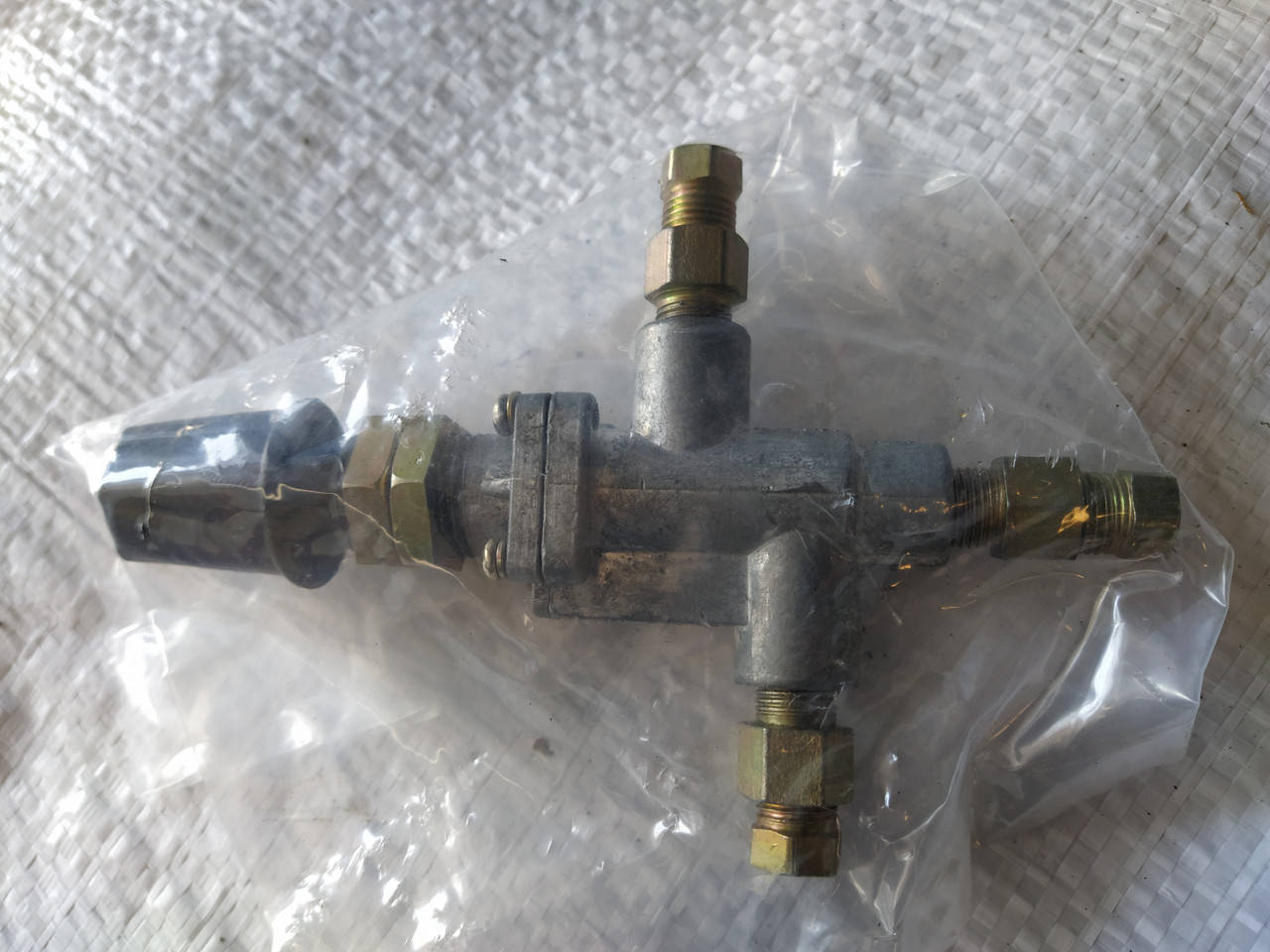 

Кран КР-30 управления стеклоочистителем