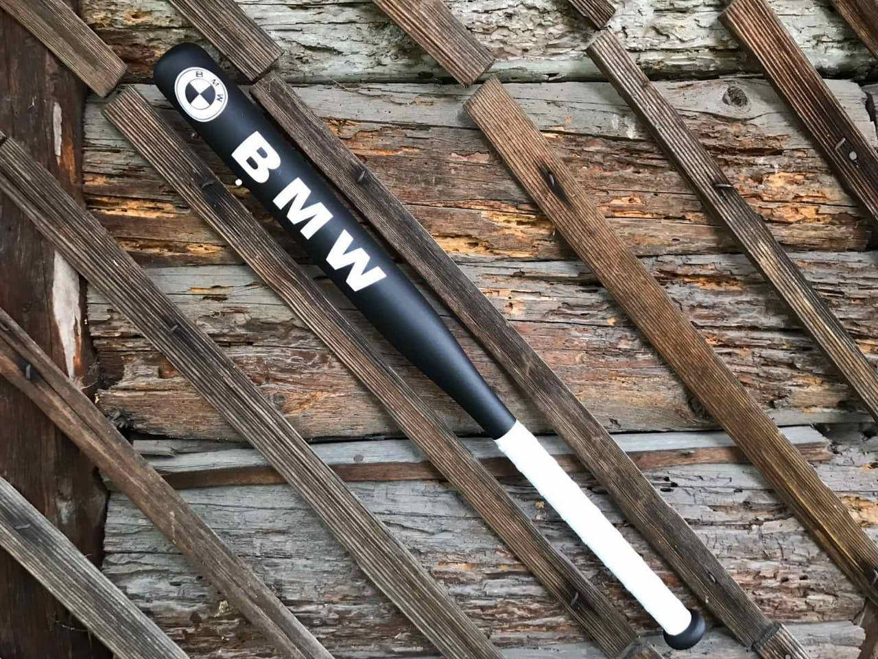

Автомобильная бита "BMW"