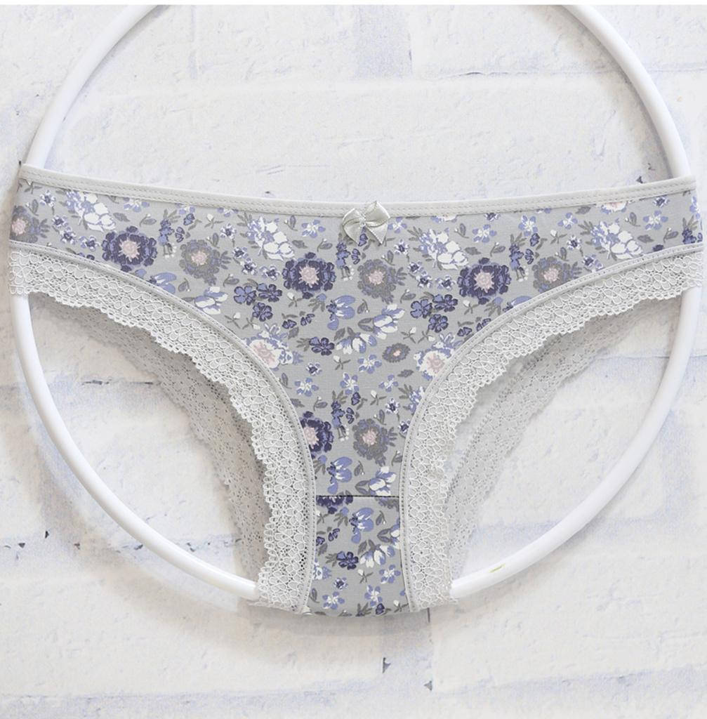 

Трусы бразилиана женские, х/б, с кружевными вставками, Miss Beautiful (размер M)