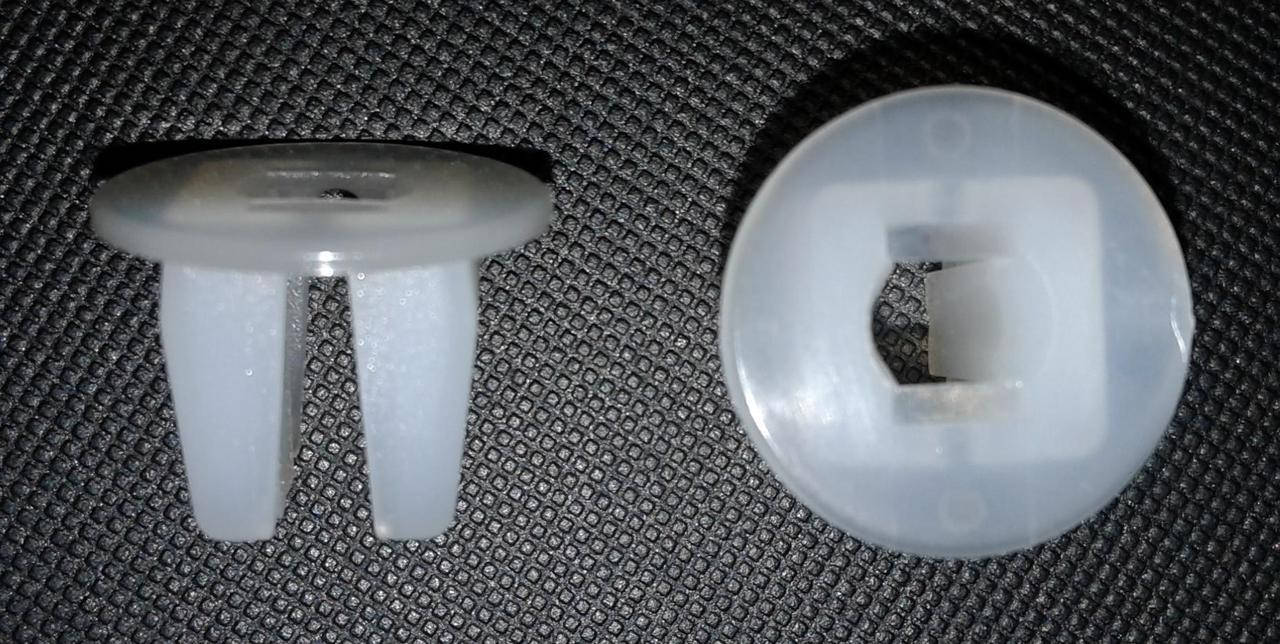 

Клипса под саморез Hyundai Tucson, Elantra, Santa Fe, Sonata, Veracruz (отв.10*10мм)