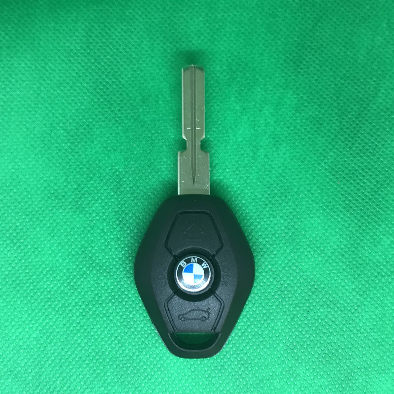

Корпус авто ключа под чип для BMW Е38, Е39 (бмв) лезвие HU 58