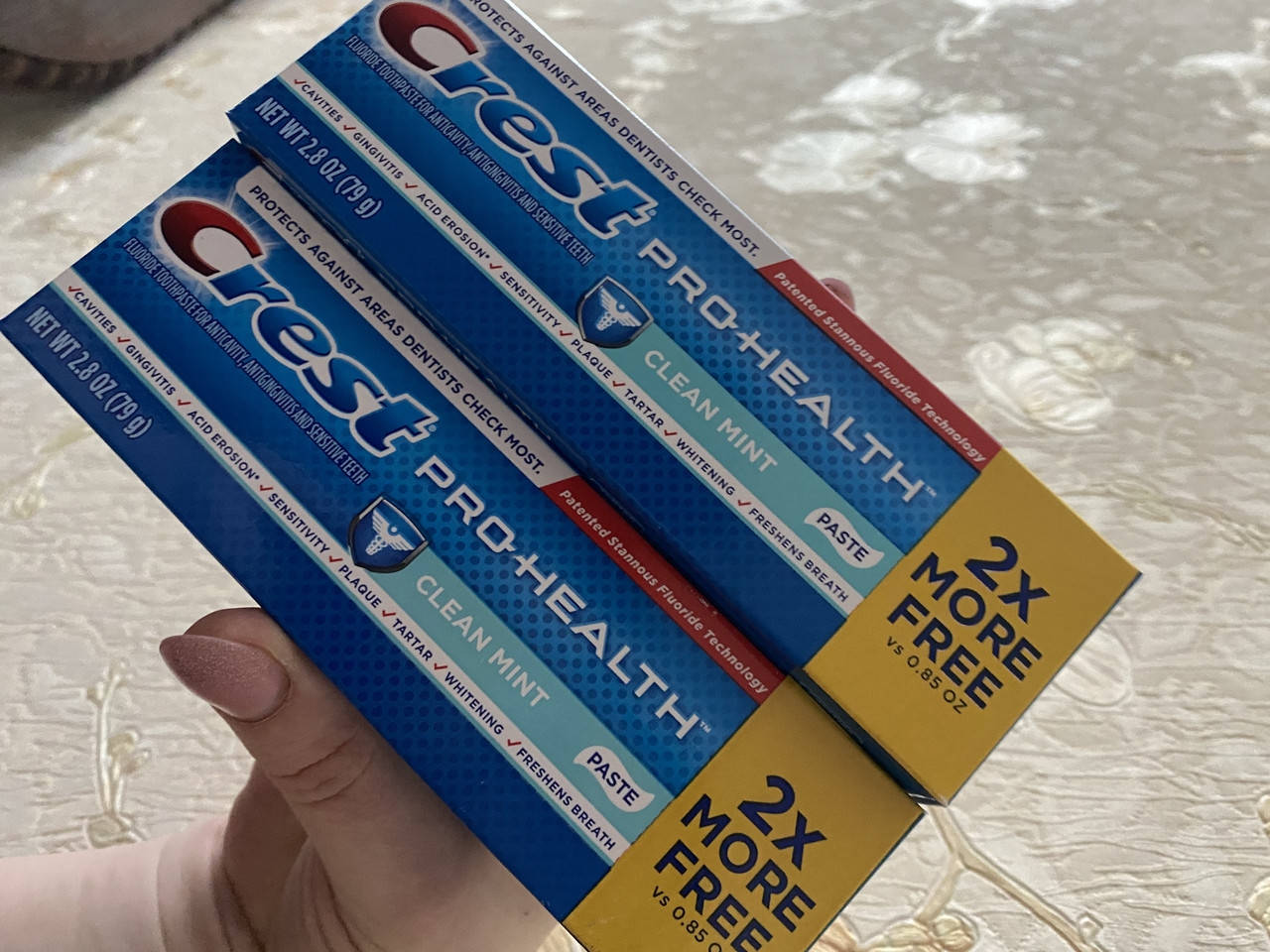 

Відбілююча зубна паста Crest pro- health із мятним ароматом, США