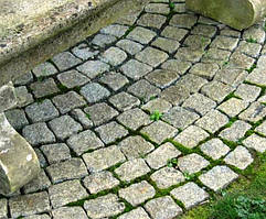 Плитка тротуарна з граніту і мармуру