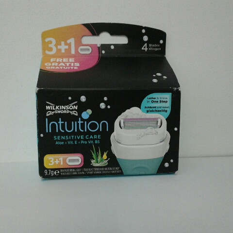 Касети жіночі для гоління Wilkinson Sword Intuition 3+1 шт. (Шик Вілкінсон Інтуїшин) пр-во Німеччина