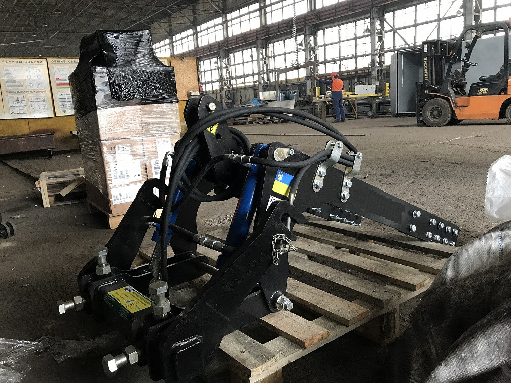 трехточечная передняя навеска на мтз 82. передняя навеска трактора мтз 82. фронтальные навески для мтз-82. передняя навеска. передняя навеска ну 2.