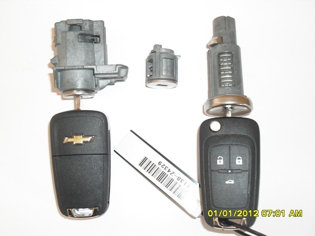 Chevrolet Cruze комплект замків і ключів