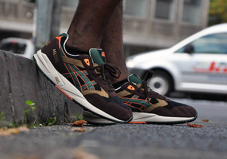 Asics gel saga h5t4n online