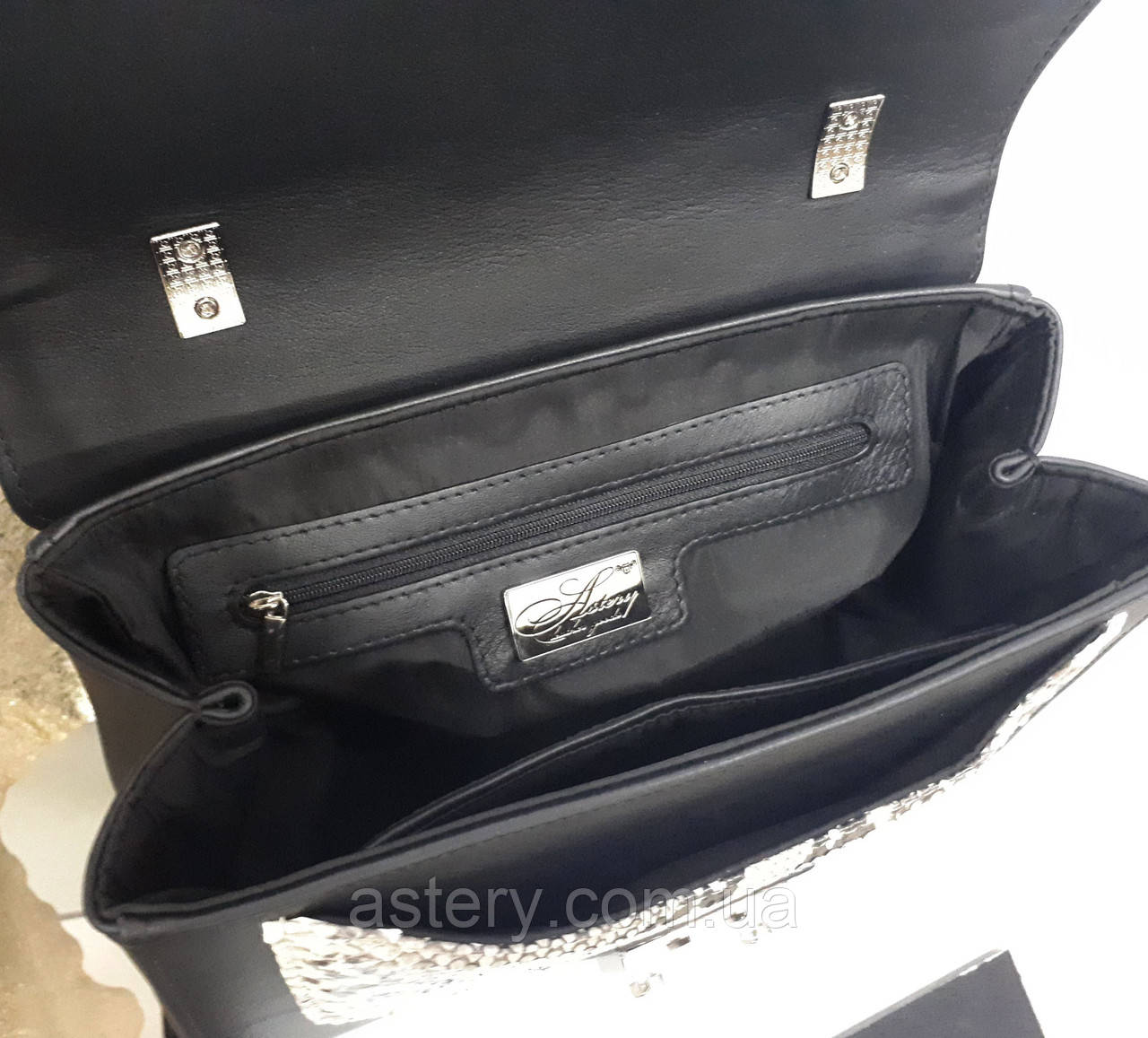 Женская черная классическая сумка NORA с натуральным питоном - фото 3 - id-p629885854