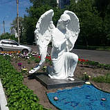 Меморіальні скульптури ангелів на могили. Скульптура ангела на могилу з полімеру 130 см, фото 3