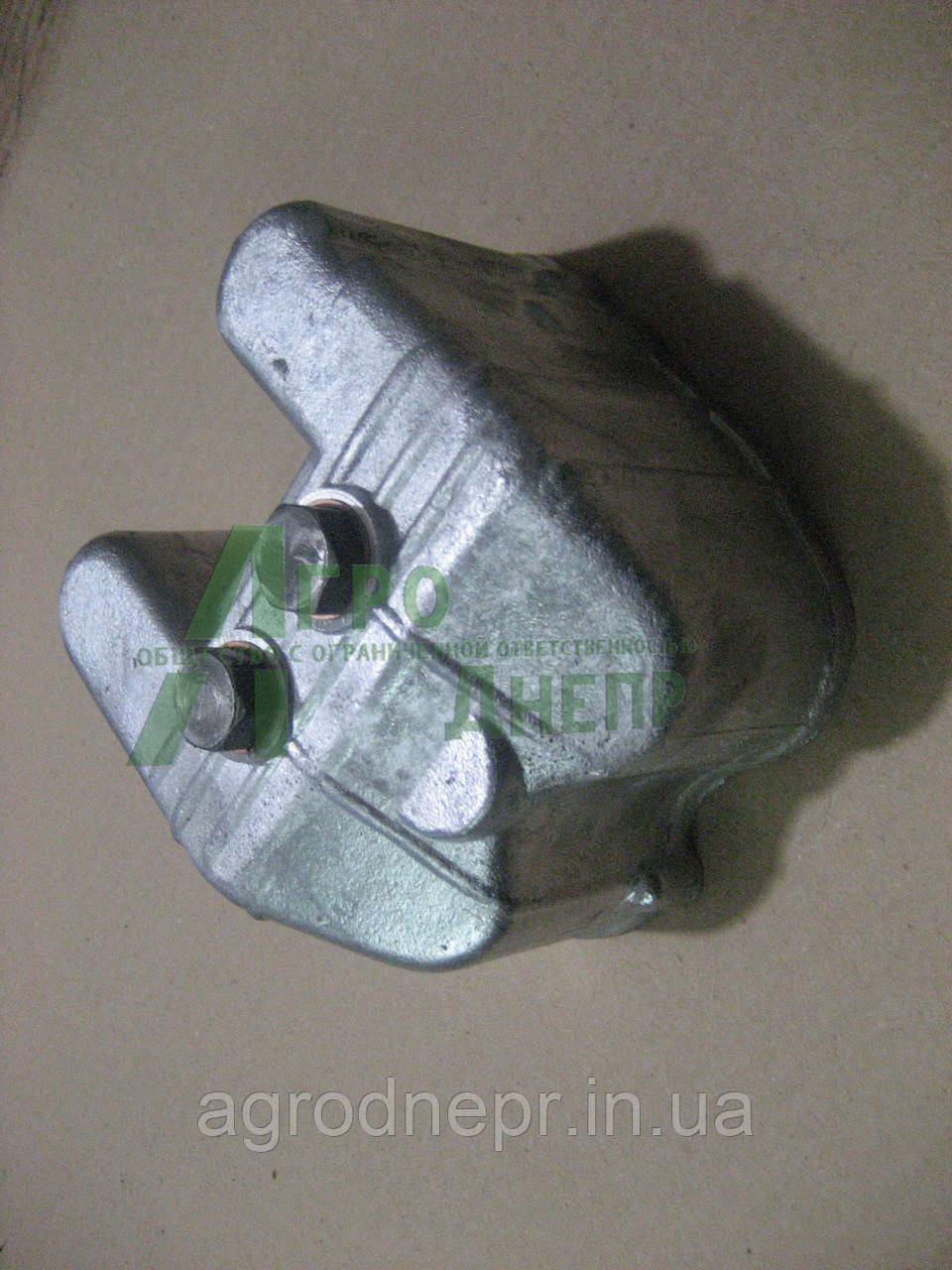 Кришка клапанів Д37М-1007400-Б3 на трактора ЛТЗ Т-16, Т-25, Т-40