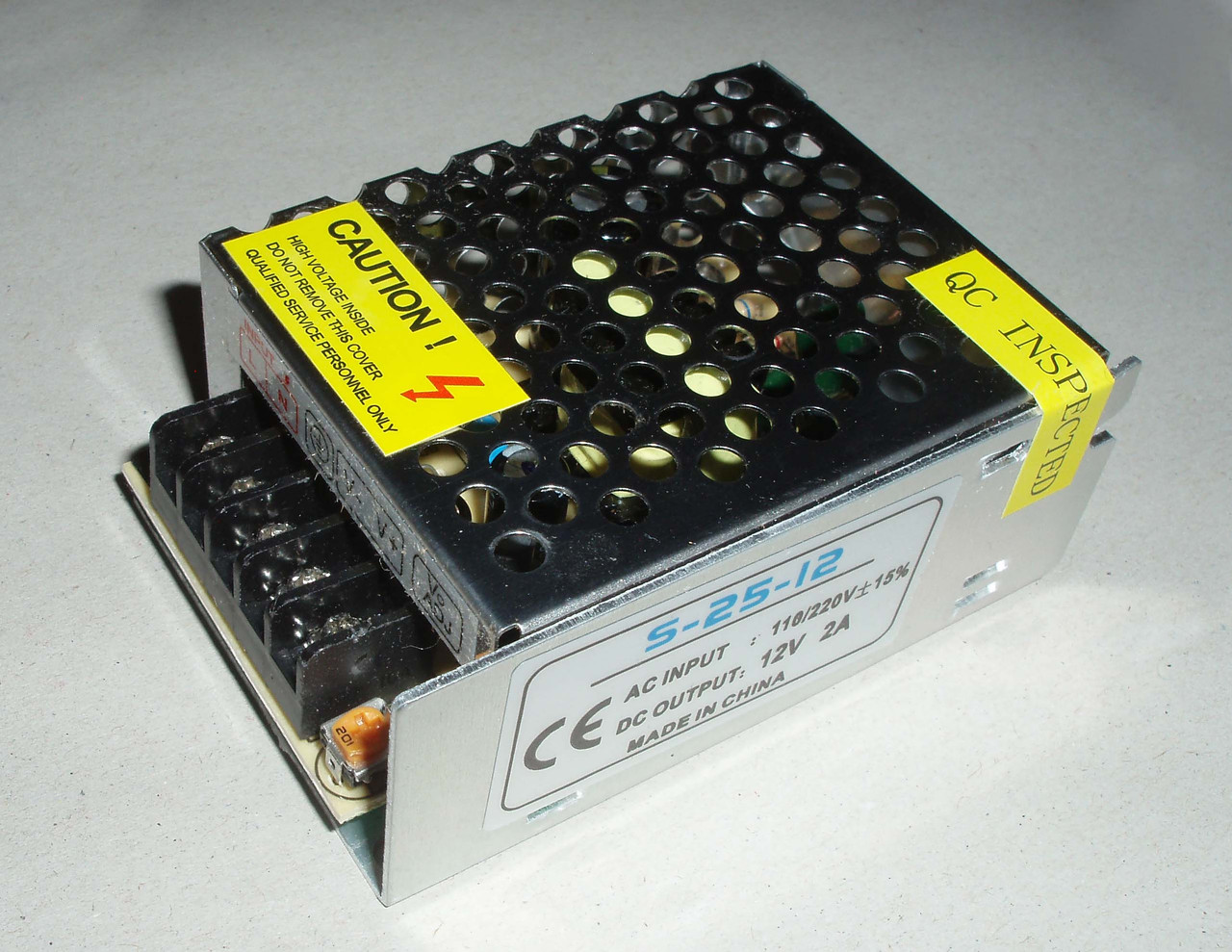 Блок живлення 25W 220-12 V (2.1A) у металевому корпусі