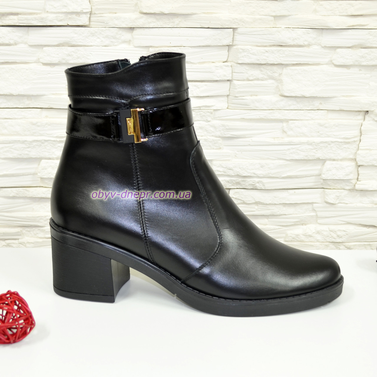 Чоботи жіночі шкіряні чорні на невисокому каблуці, фото 1