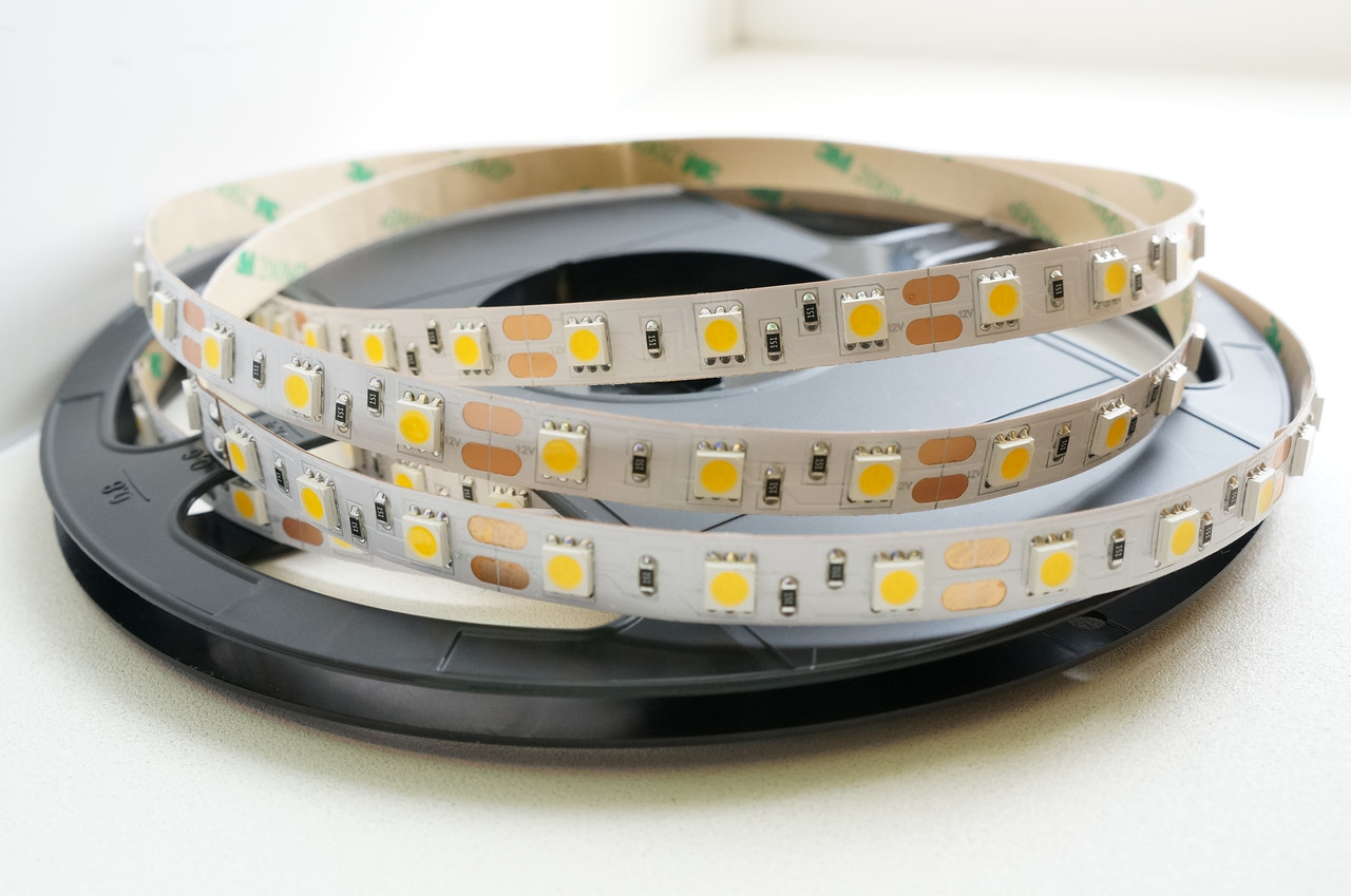 Закупити по опту або роздрібуСтрічка світлодіодна 12V L=5 м (синє світло)
