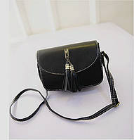 Женская маленькая сумочка с кисточками черная из экокожи опт