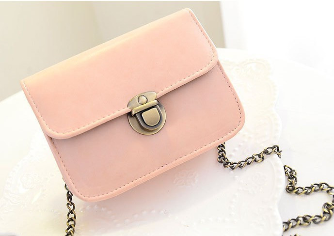 Жіноча маленька рожева сумочка на ланцюжку з якісної екошкіра