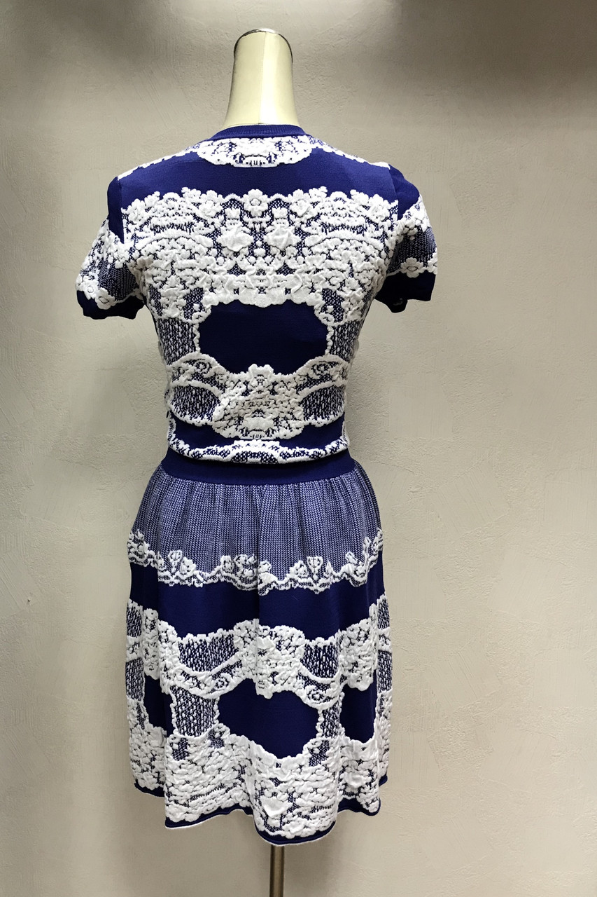 Платье женское летнее короткое трикотаж молодежное цветное синее яркое с белым рисунком - фото 3 - id-p229513520