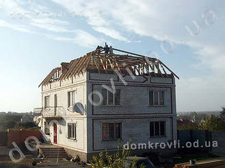 Александровка Возведение вальмовой ломанной кровли из металлочерепицы Валенсия. 4