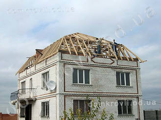 Александровка Возведение вальмовой ломанной кровли из металлочерепицы Валенсия. 5