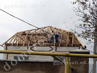 Александровка Возведение вальмовой ломанной кровли из металлочерепицы Валенсия. 6