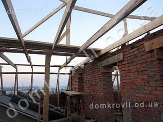 Александровка Возведение вальмовой ломанной кровли из металлочерепицы Валенсия. 16