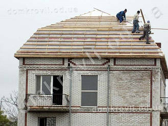 Александровка Возведение вальмовой ломанной кровли из металлочерепицы Валенсия. 19