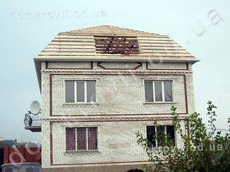 Александровка Возведение вальмовой ломанной кровли из металлочерепицы Валенсия. 21