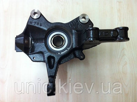 Кулак поворотний правий Рено Меган 3