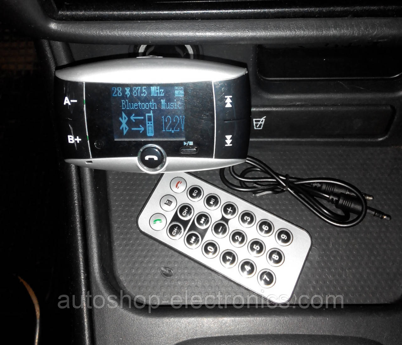 FM Bluetooth + тестер напруги + гучний зв'язок + USB / SD / AUX + пульт ДК / вільні руки