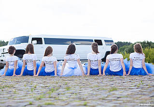 Шикарная машина и девчонки