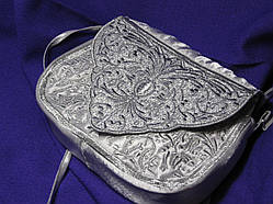 Сумочка срібна, мереживна/Авторська робота з вишивкою/Ручна робота/Виготовляємо у відповідному для Вас кольорі.