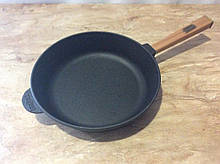 Сковорода чавунна з дерев'яною ручкою 240х60 мм